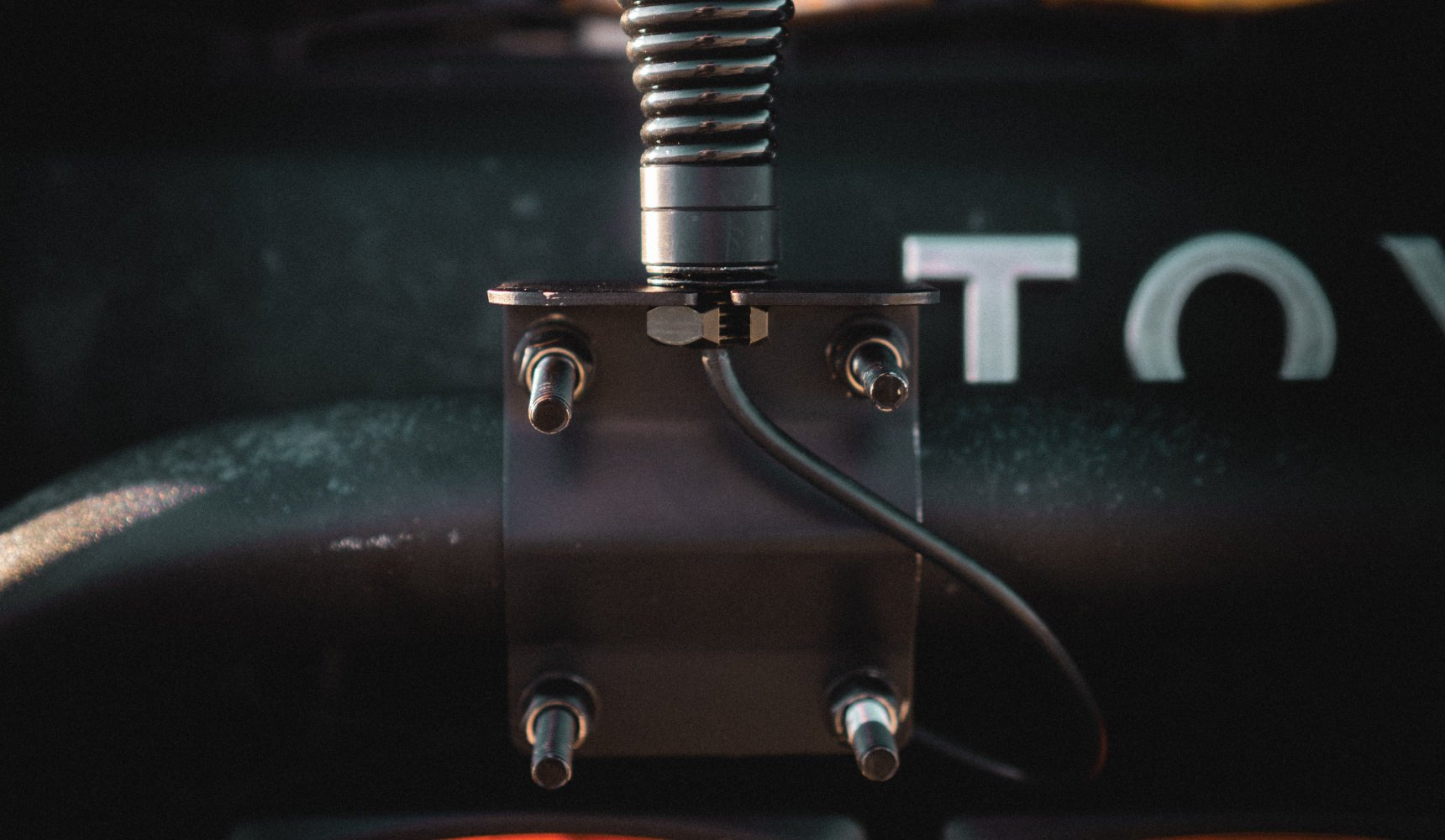 MXATMT1 MicroMobile Bull Bar Clamp Antenna Mount - Image 6
