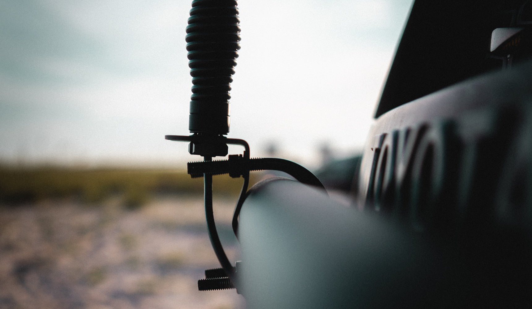 MXATMT1 MicroMobile Bull Bar Clamp Antenna Mount - Image 4